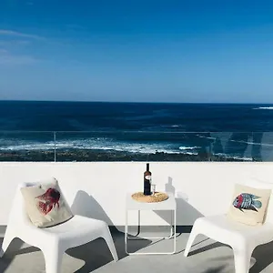 https://casa-anclada-en-la-santa-4-apartamentos-frente-al-mar-1.in-canary-islands.com