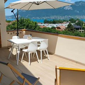 https://vue-lac-lodges.hotels-rhonealpes.com